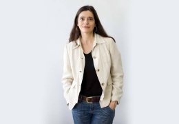 Kayıpları arayan bir kadın