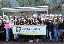 Beyaz baretli kadınlar algıları yıkıyor 