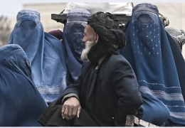 Kadınlar erkek olmadan dışarıya çıkmayacak