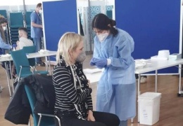 AB nüfusunun üçte ikisi tam aşılı