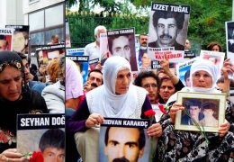 ‘Anneler Günü’nde bir çiçek getirmelerini isterdik’