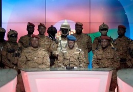 Kabore istifa ettirildi