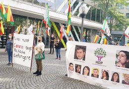 Kiel’de Türk devleti lanetlendi