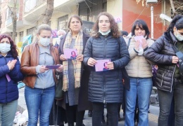 Aysel Tuğluk’a dayanışma kartı