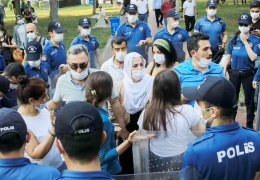 Siyasi soykırım durmuyor