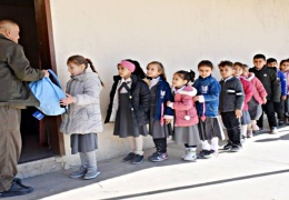 Yüzlerce çocuğun yüzü güldü 