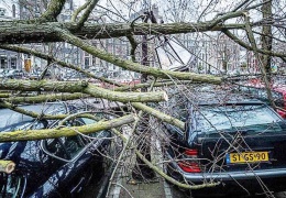 Avrupa’da kasırga can aldı