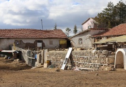 Yoksulluğa karşı komün köy