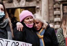 Savaş karşıtları sokağa döküldü