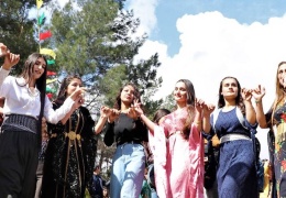 'Devrimi savunacağız'