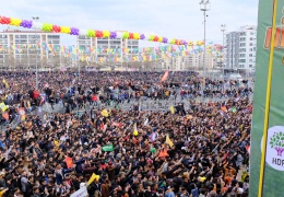 Newroz siyaseti çağırıyor
