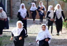 Kadınların öğrenimine süresiz yasak