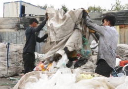 Savaşın kesiştirdiği hayatlar: Geri dönüşüm işçileri