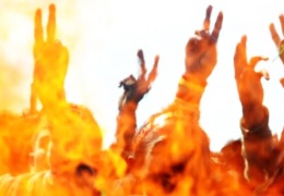 Demokrasi savaşı devrimle kazanılır