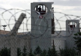 Cezaevleri tabuta dönüştü