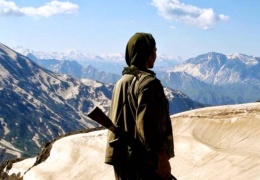 Kürtlere karşı kötülük at koşturuyor