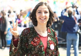 Erkek belediyenin tek kadın meclis üyesi