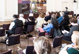 Şiirleri demir parmaklıkları aştı