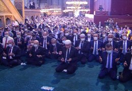 Kobanê’de kılınmayan namaz Ayasofya’da kılındı