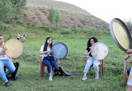 Seslerini doğanın ahengiyle buluşturuyorlar
