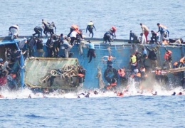 44 göçmen boğularak can verdi 