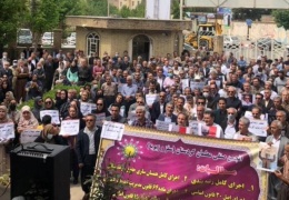 İran’da halk zamlara karşı sokakta