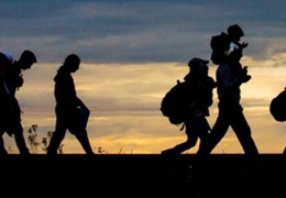 Her başarısızlıkta göçmen kartı