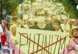 Binler Putinizme karşı yürüdü