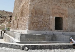 Küçük Saray’ı betona gömdüler