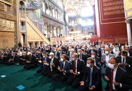 Siyasetin tüketim malzemesi: Ayasofya!