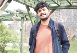 Şiirde özgünlüğümü arıyorum