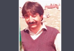 Kimyasalla katledip helikopterden attılar