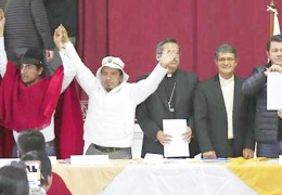 Ekvador’da direnenler kazandı 