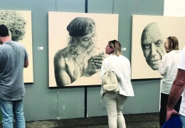 Amsterdam’daki ilk sergi