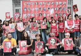 Son parasıyla Kobanêli çocuklara oyuncak aldı