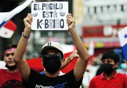 Panamalılar da ayaklandı 