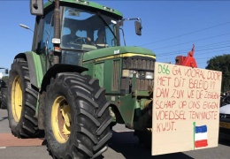 Hollanda’da çiftçiler eylemde