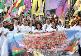 Êzîdîler alanlara çıkıyor 