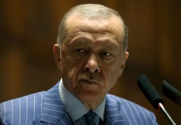 “Bir ihtimal daha var o da devrim mi dersin?” 