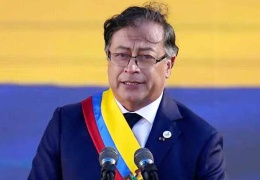 Kolombiya’da Petro farkı 