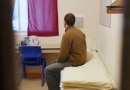 Sınır dışı tehdidi sürüyor