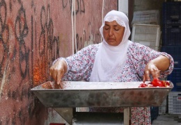 'Hem evde hem tarlada çalışıyoruz'