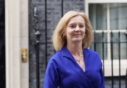 Johnson gitti Truss geldi