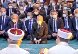 Erdoğan kılıcın üzerine oturmaya çalışıyor