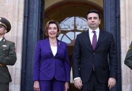 Pelosi Azerbaycan’ı kınadı