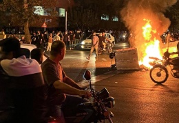 İran halkları yeniden ayakta