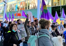 İran rejimi Avrupa’da protesto ediliyor