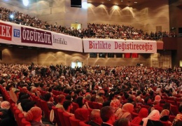 Savaş varsa demokrasi yok