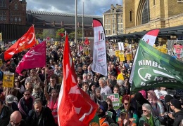 İngiltere’de grevler sürüyor