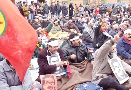 Adım adım komploya doğru